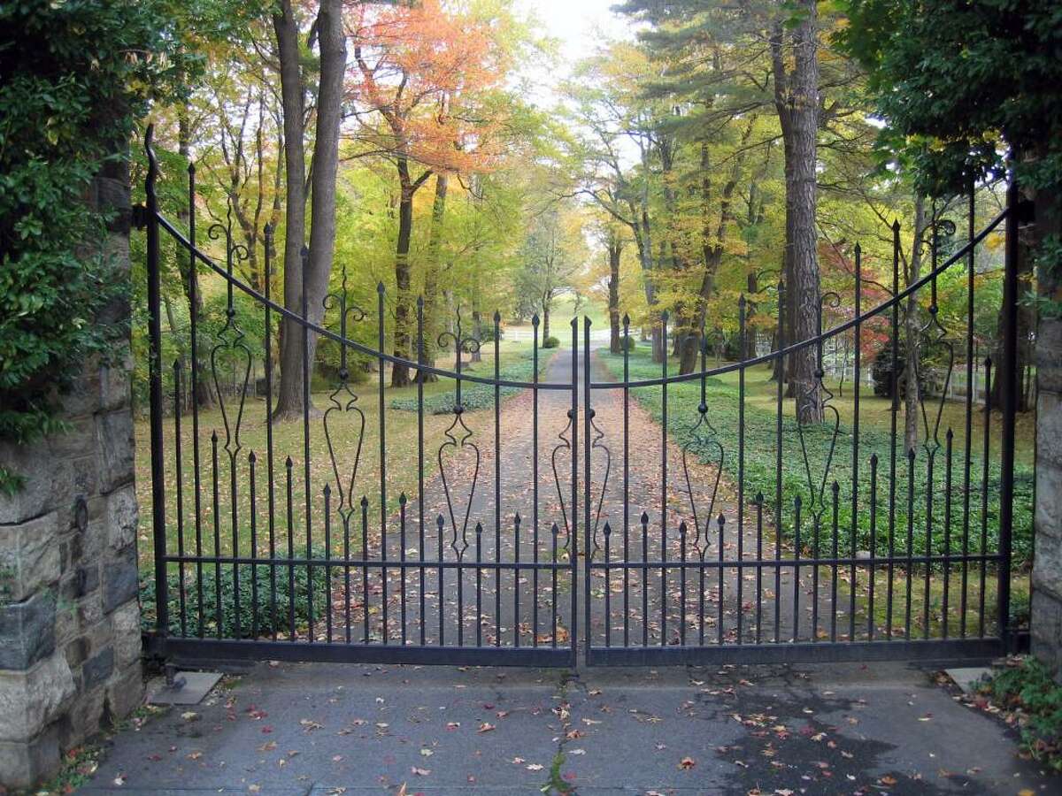 Billionaire Raj Rajaratnam's gated estate on Round Hill Road, Wednesday, Oct. 21, 2009. Rajaratnam is a hedge fund boss and accused mastermind of a $25 million insider trading scam.