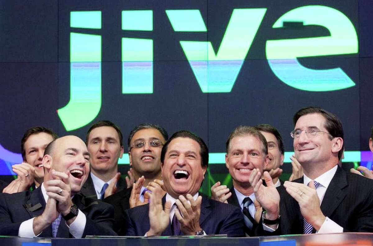 Early gains fade for stocks