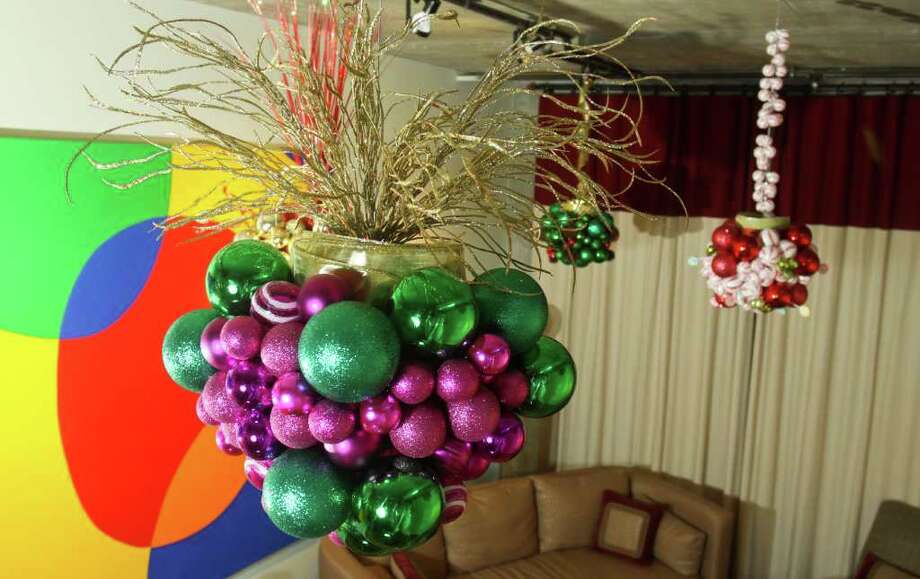 Where Will Christmas Ball Ornaments Bounce Next San