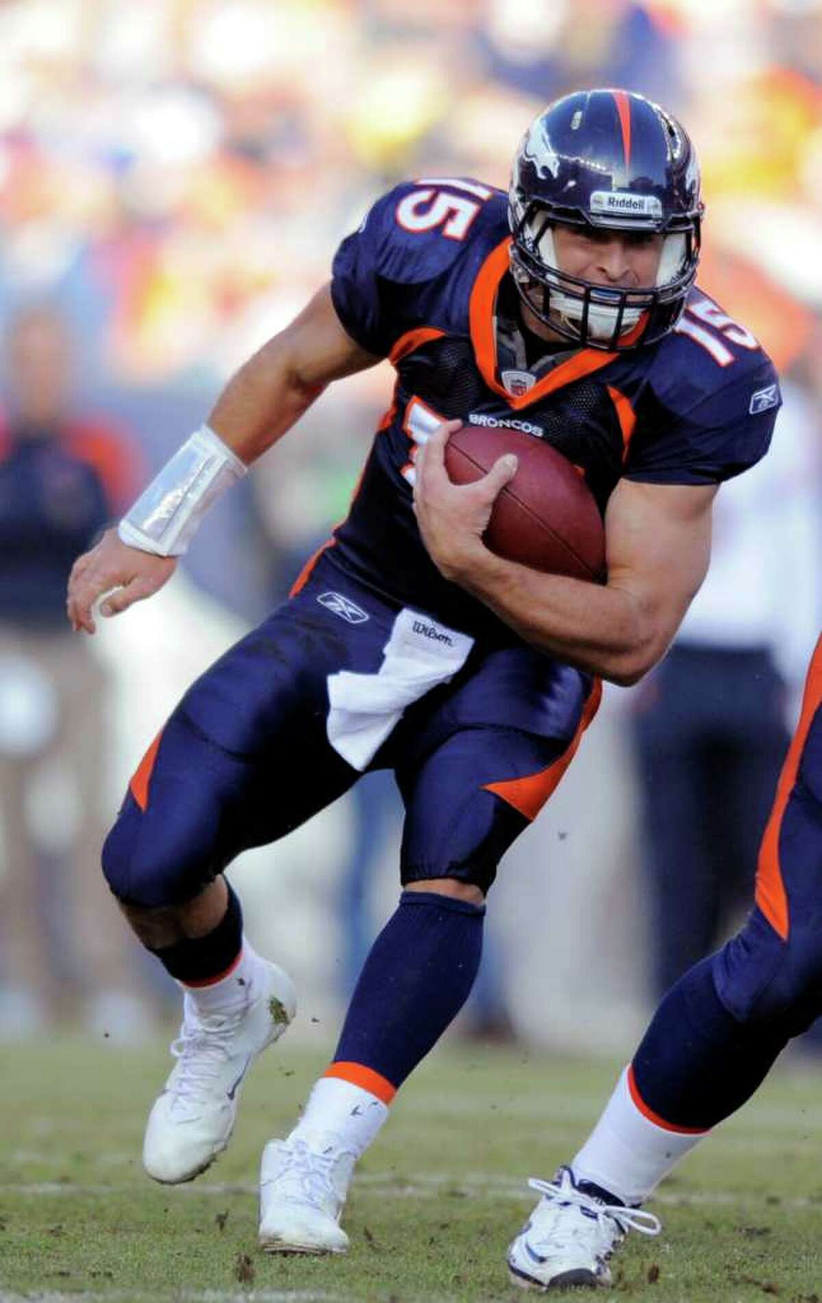 Patriots to face Tebow, Broncos in NFL playoffs