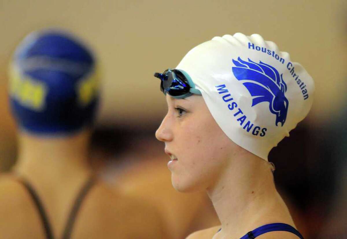 Memorial/West Houston roundup Mustangs eye title stroke