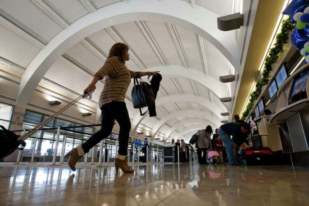 Top amenities, ontime flights SeaTac ranks as one of the top