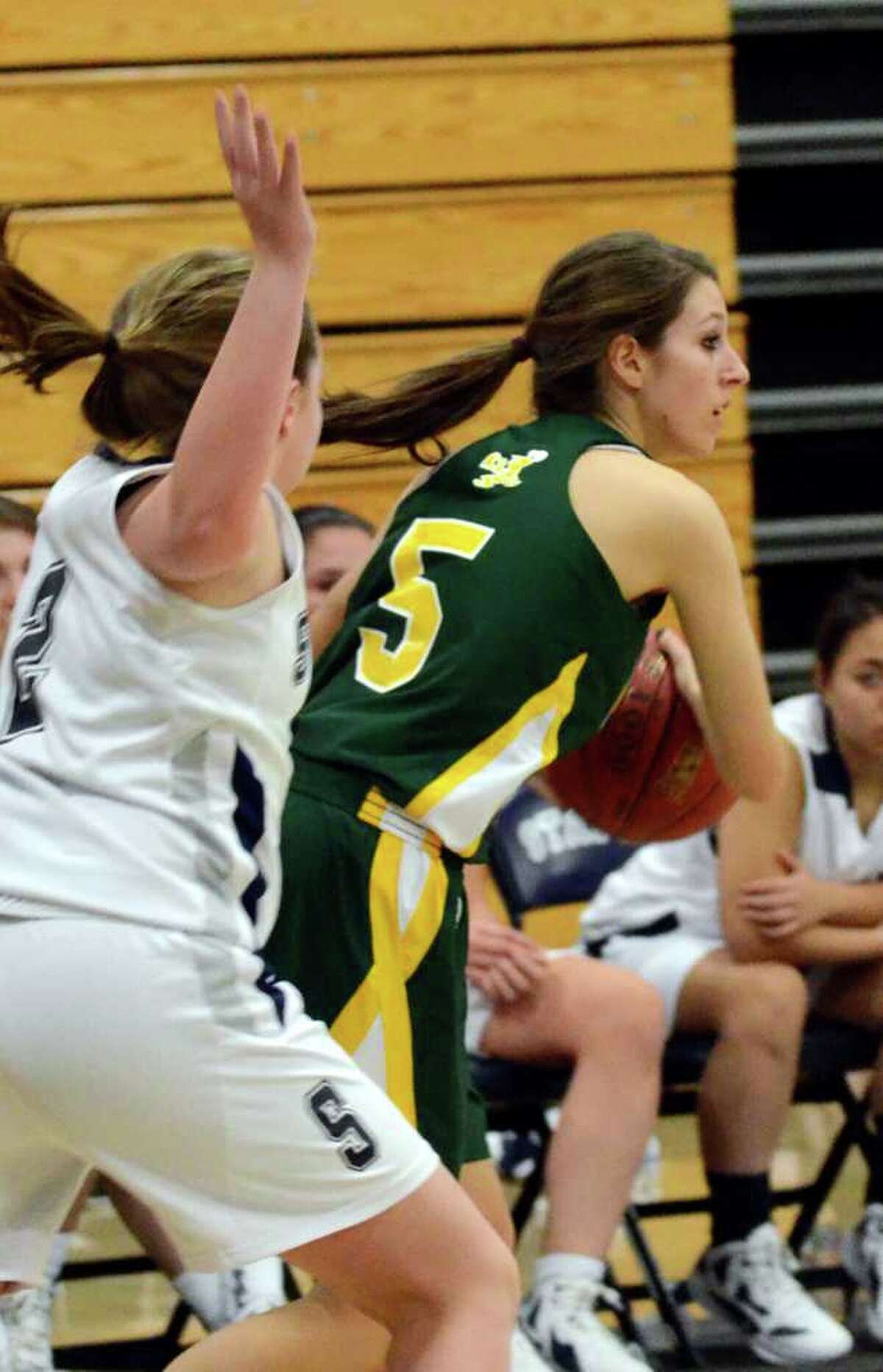 Stein's 3 lifts Staples over Trinity Catholic