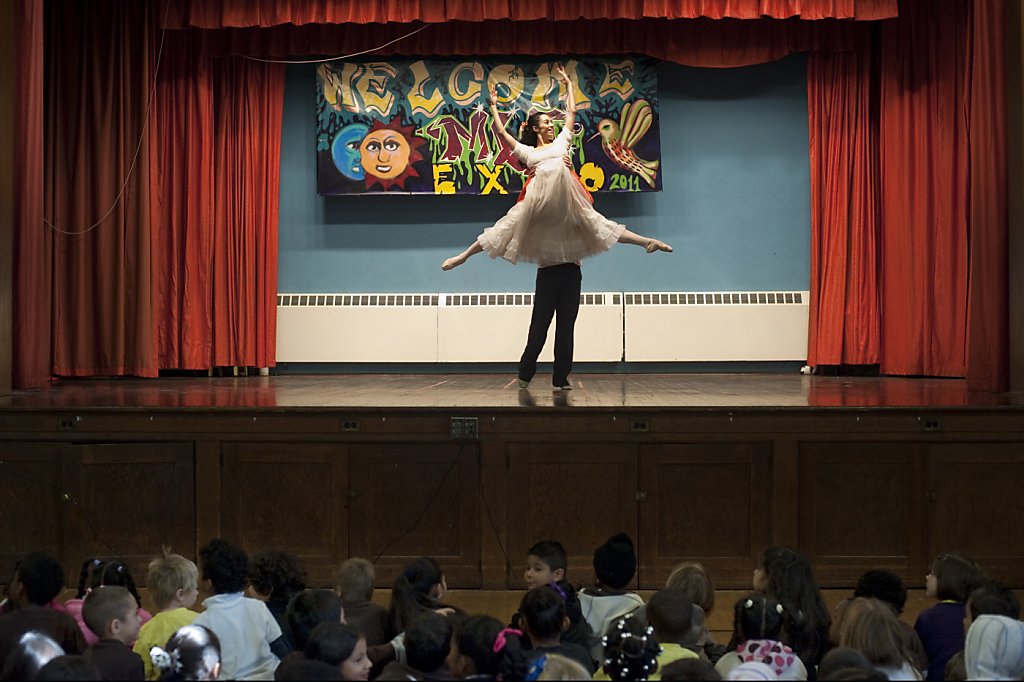 Oakland Ballet's 'Nutcracker' breaks ice with kids