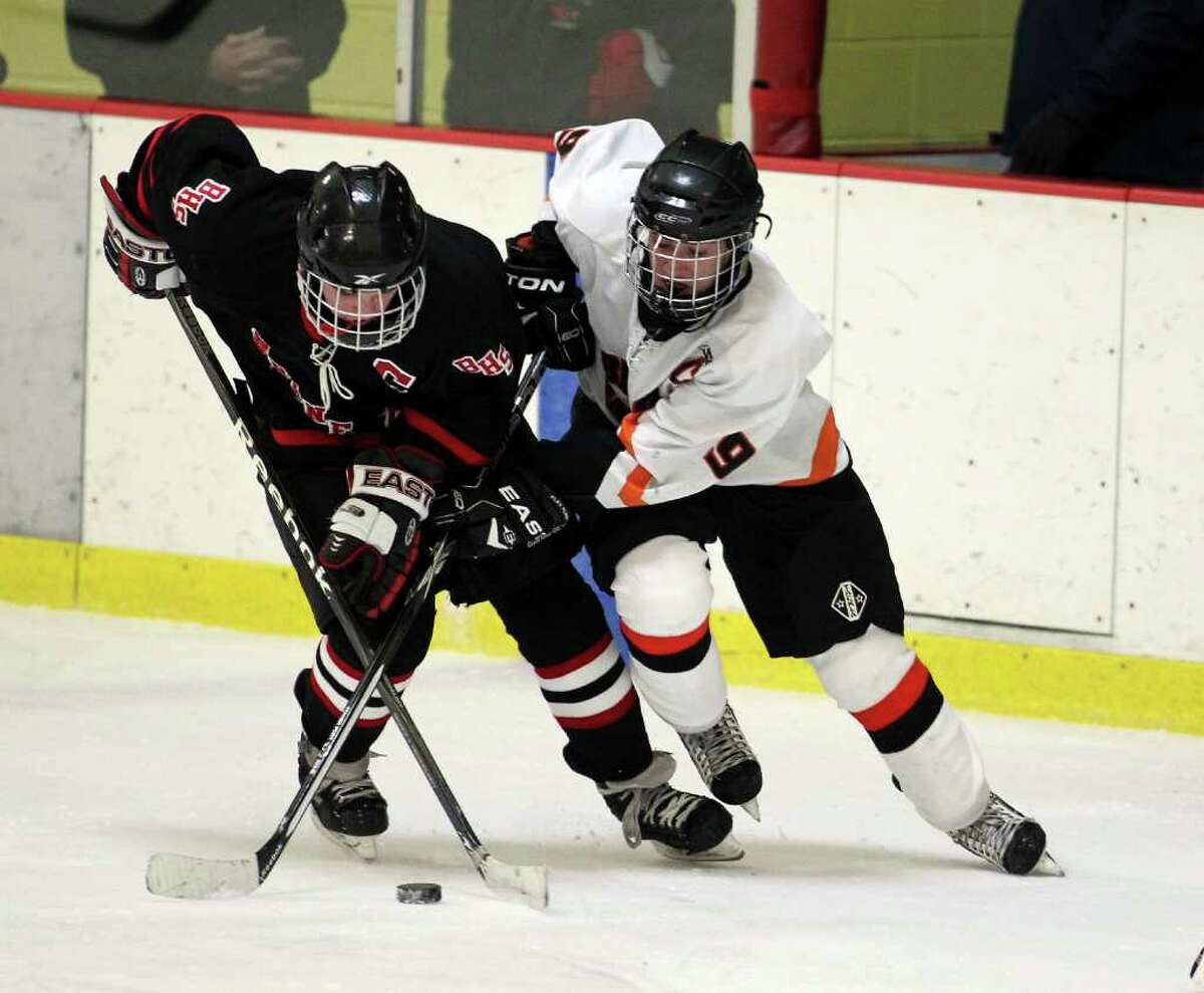 Stamford hockey upended by Branford