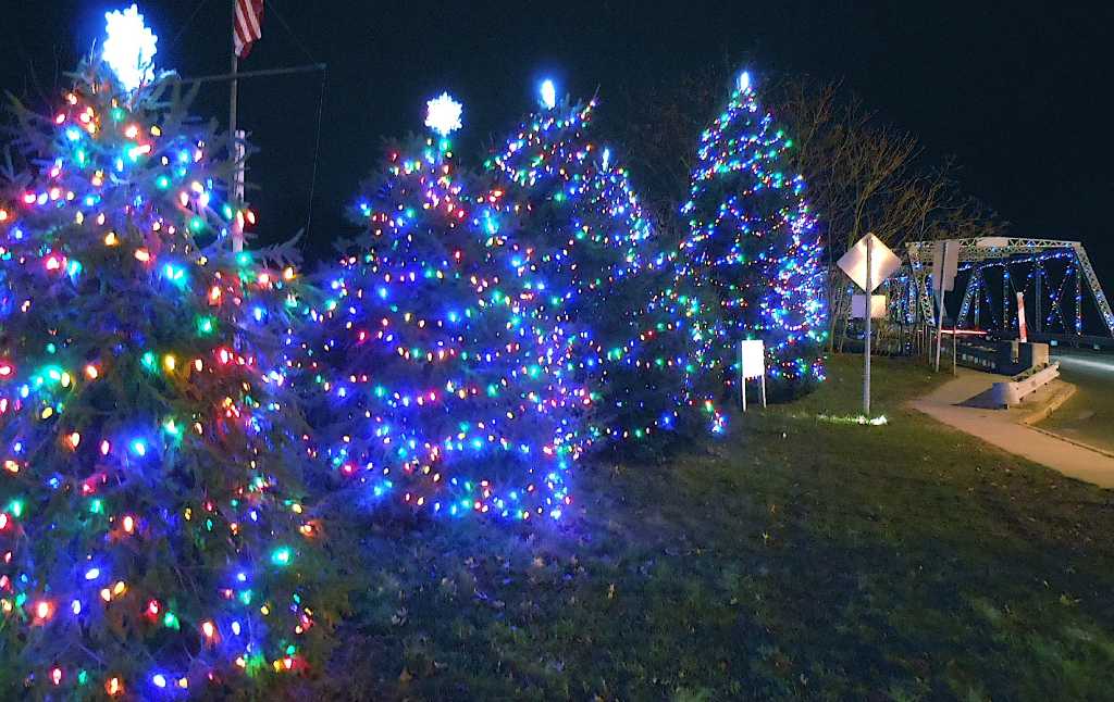 A bright celebration of the holidays in Westport