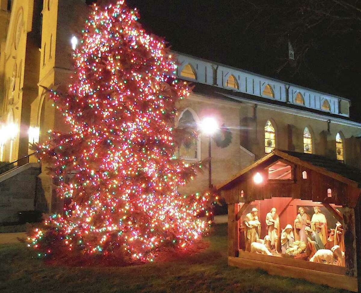 A bright celebration of the holidays in Westport