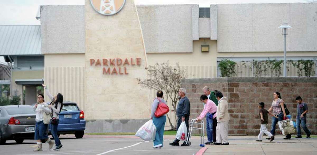 parkdale mall store hours