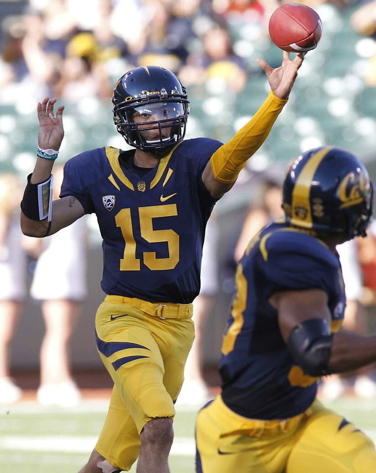 Cal QB Zach Maynard lets game come to him