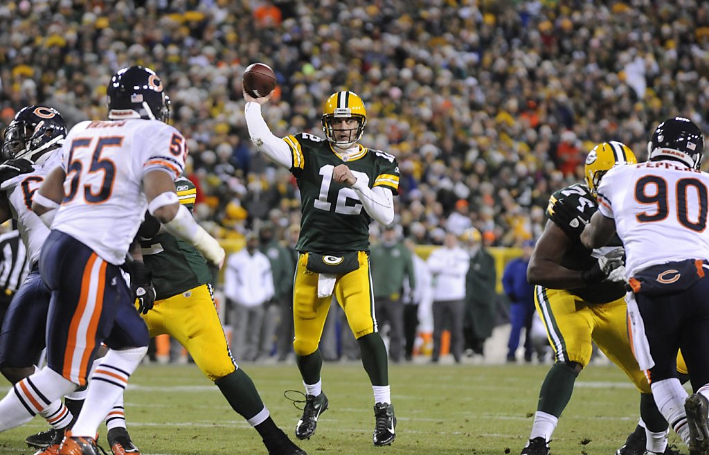 Aaron Rodgers throws 5 TD passes in Packers' win
