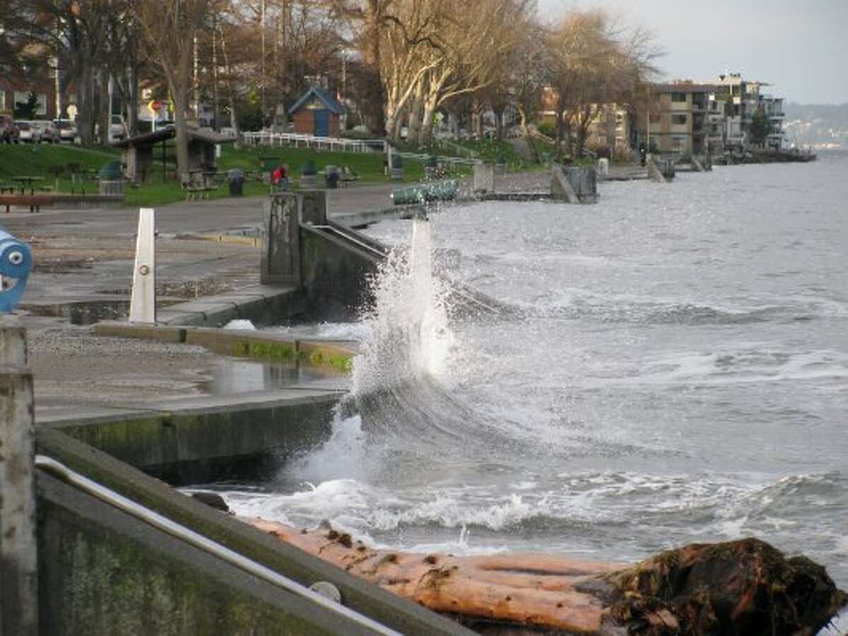 King tides and snow headed to Seattle area