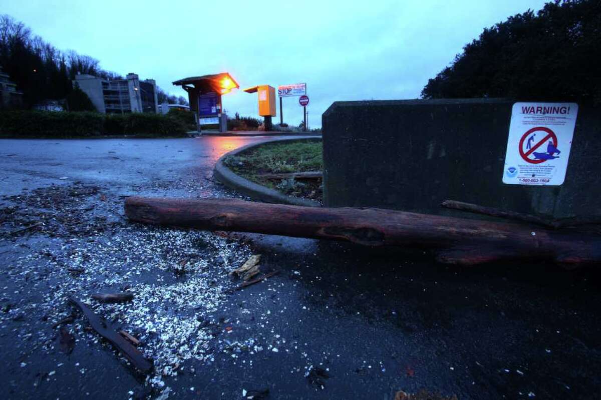 King tides and snow headed to Seattle area