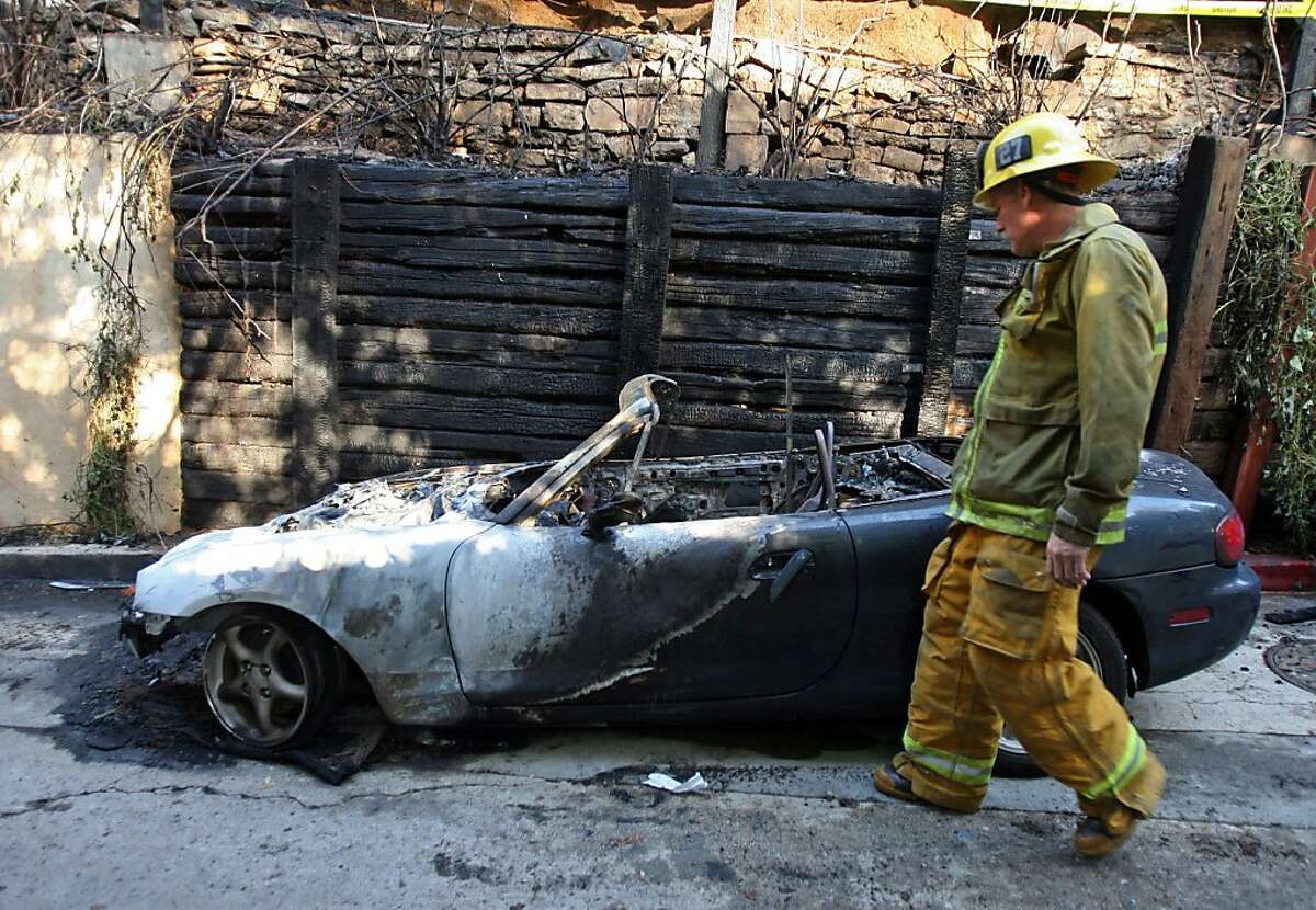 Arsonist sets a dozen car fires around Hollywood