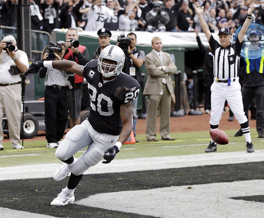 Raiders in race despite missing speedster McFadden