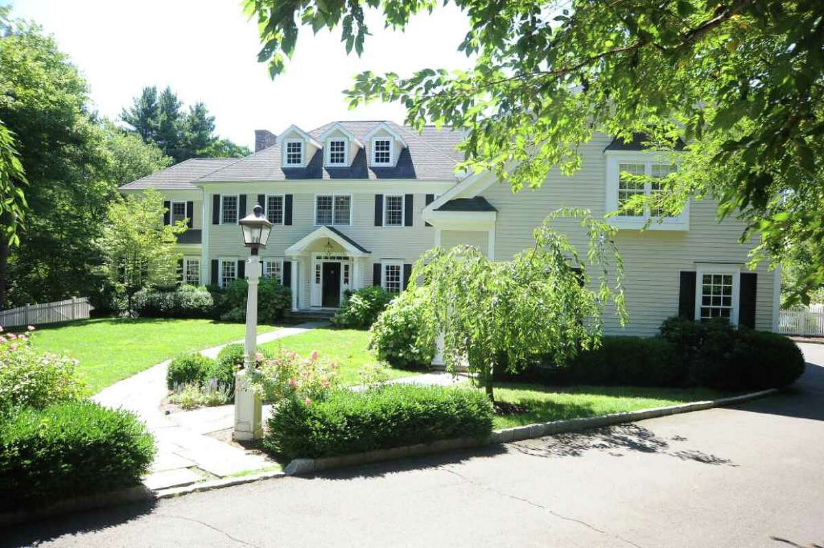 Adams Farm colonial offers amenities, proximity to schools