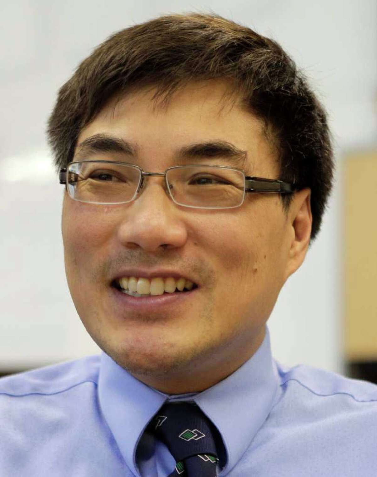Treadmill lets Texas Medical Center doctor practice what he preaches