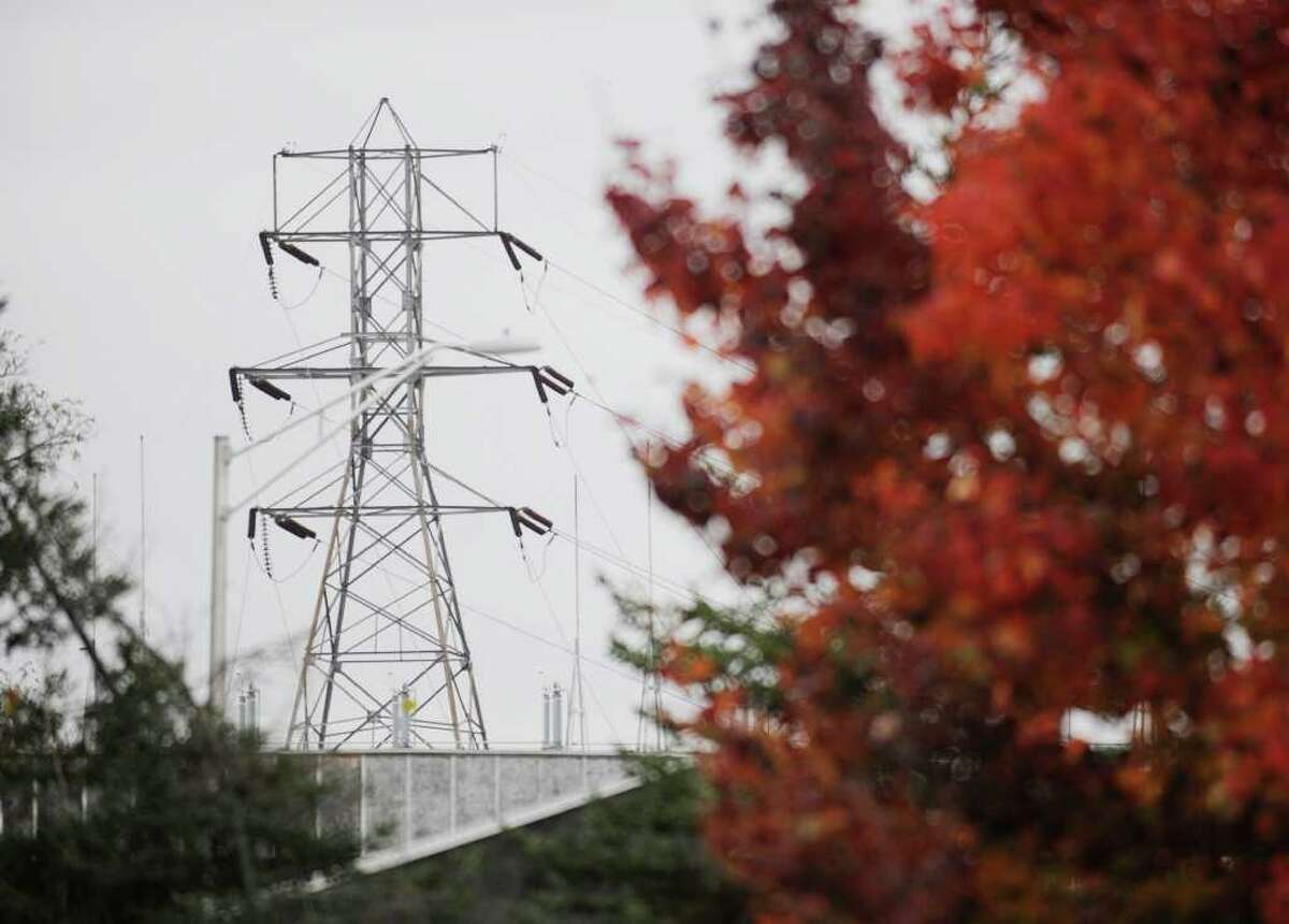 Transmission lines in Albany, New York October 30, 2009. FOR RULISON STORY (Skip Dickstein/Times Union)