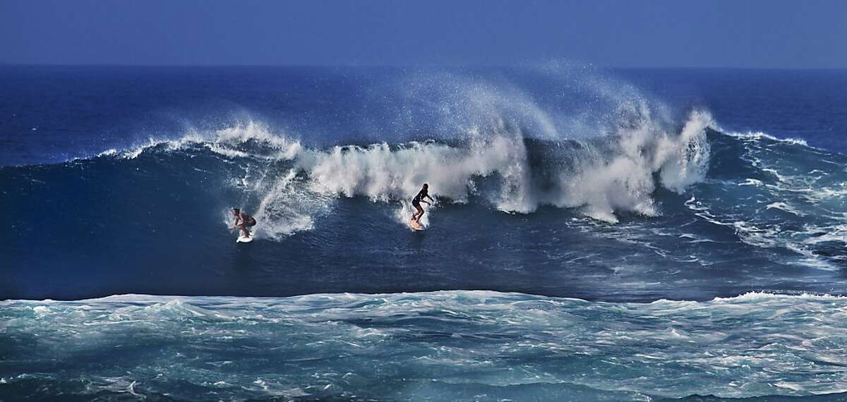 Waves cause fear on Oahu's North Shore