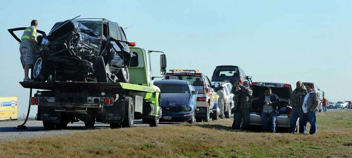54 injured in estimated 40vehicle wreck on Texas 73