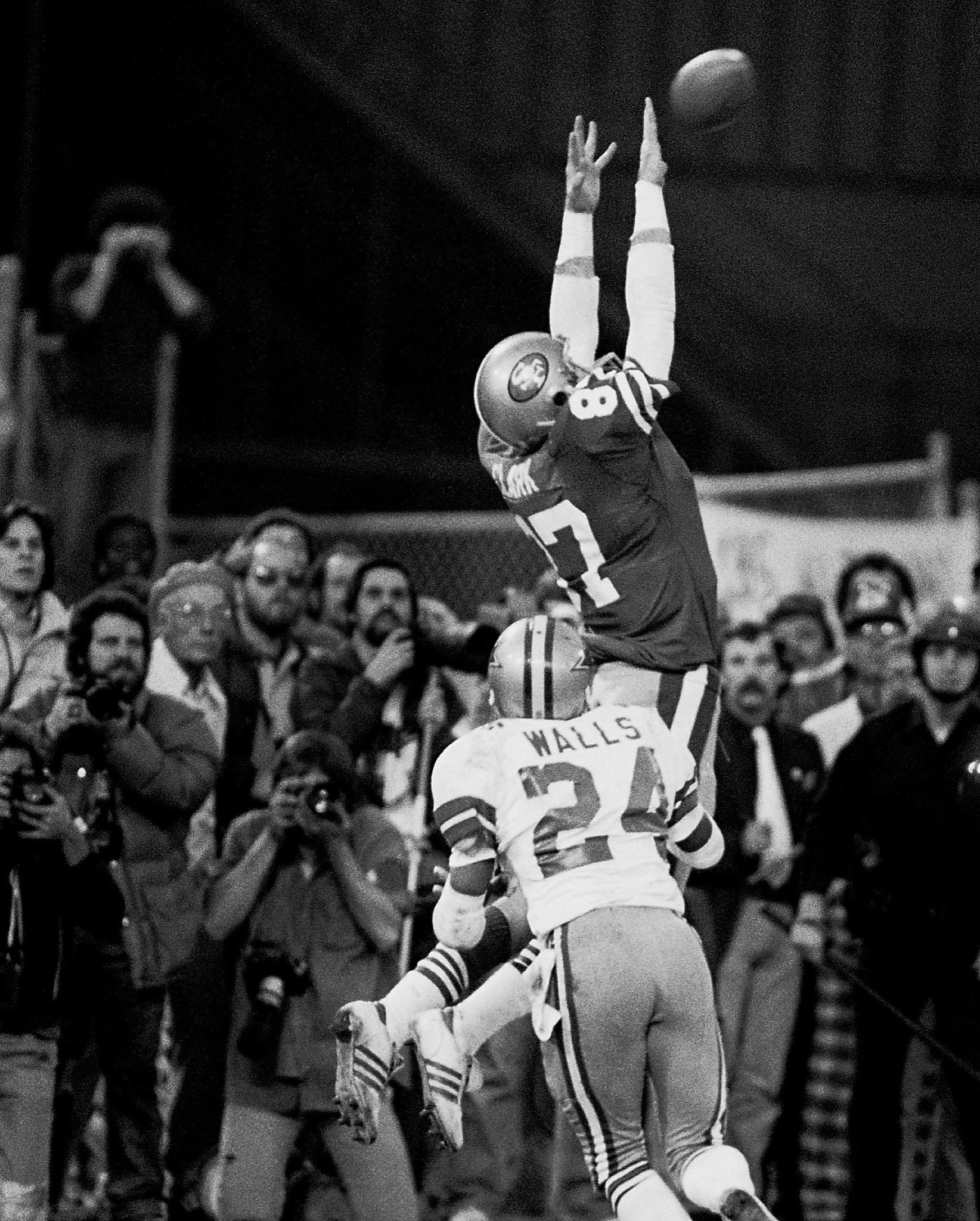 DWIGHT CLARK THE CATCH SAN FRANCISCO 49ERS 8X10 SPORTS ACTION PHOTO EE
