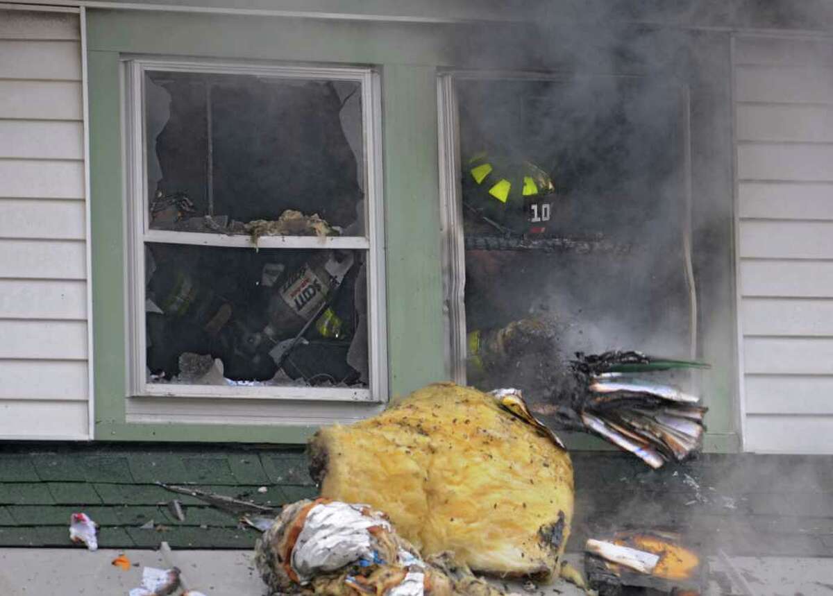 Fire damages house in Cohoes