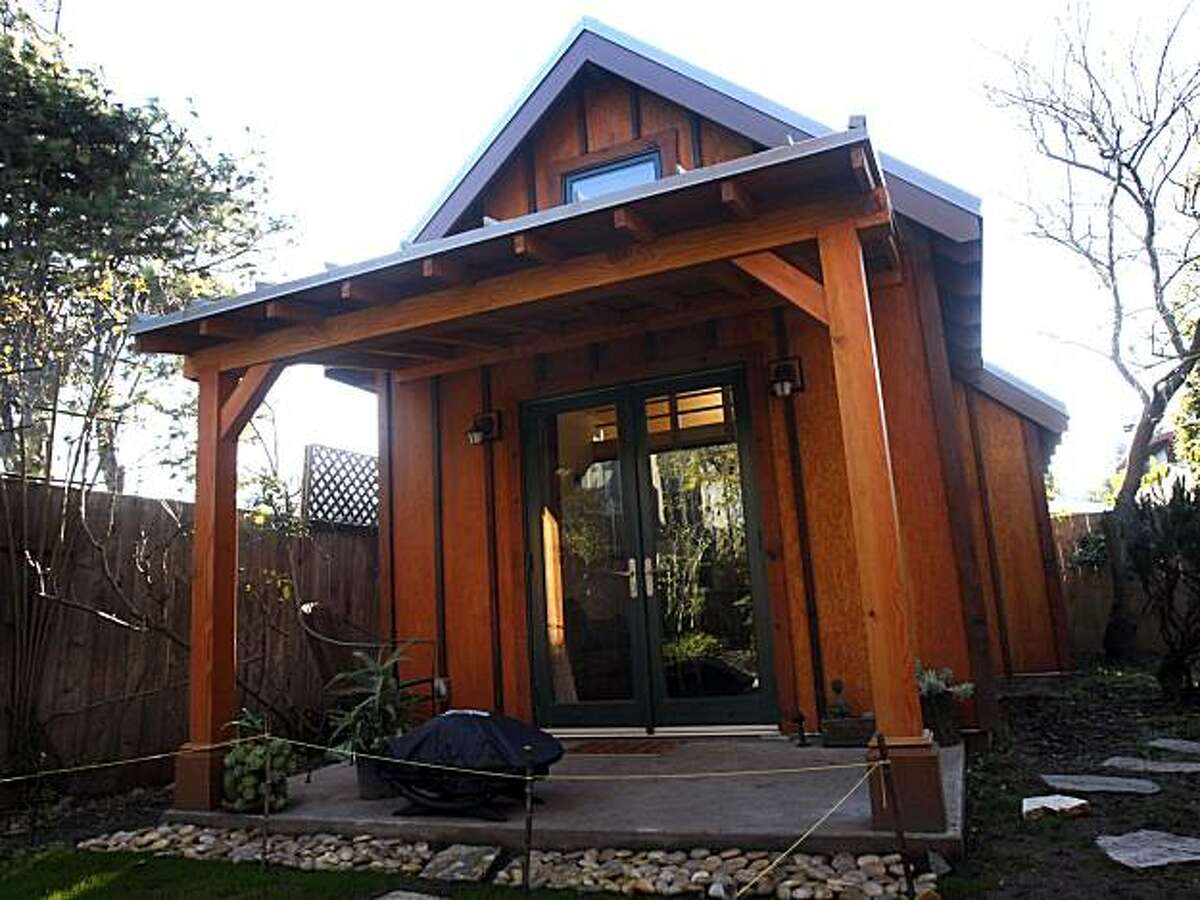 UC Berkeley design professor Karen Chapple worked with folks to design and build a 450 square foot, net zero energy house that is in her Berkeley back yard that she plans to rent out. Wednesday Jan 5, 2011.