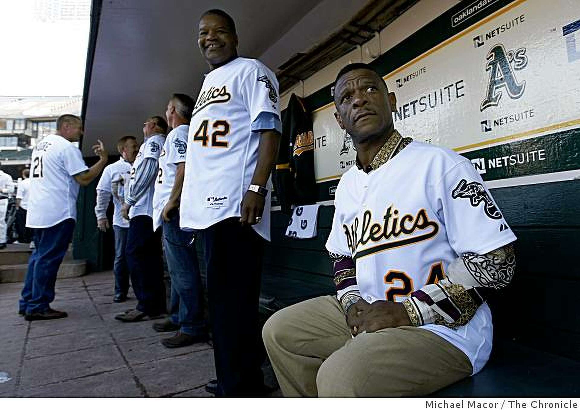 Athletics Will Pay Tribute To Franchise Legend Rickey Henderson With Jersey Patch In 2025 - Foto 3