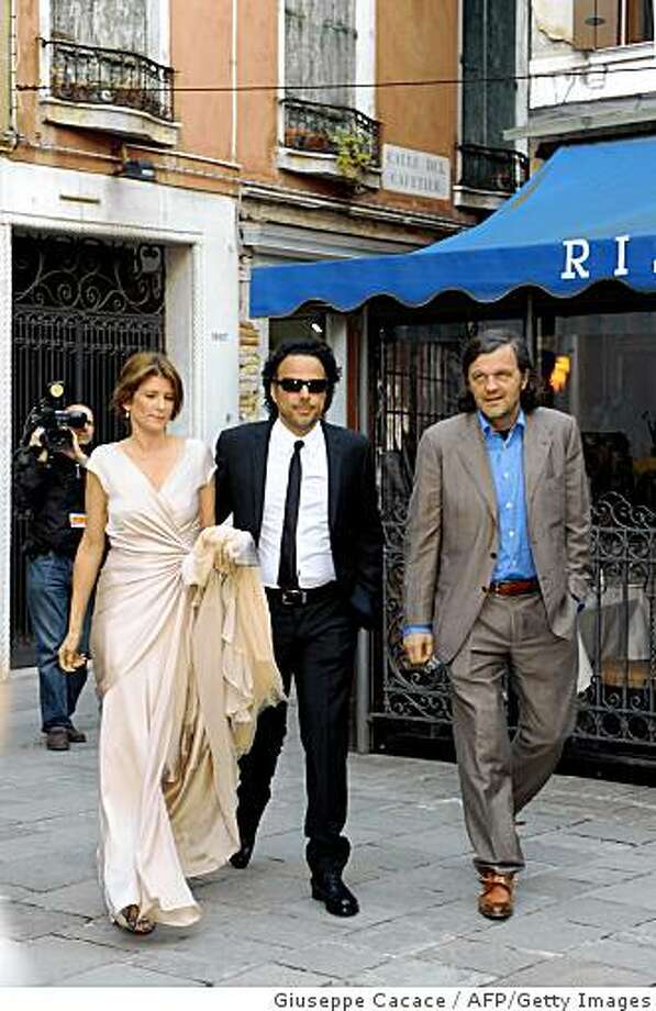 Salma Hayek's Wedding SFGate(00)