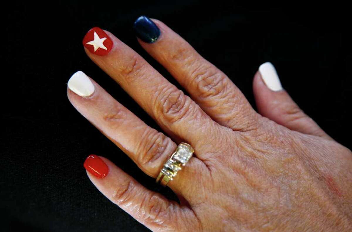 Fashionable female fans show off Texans' pride