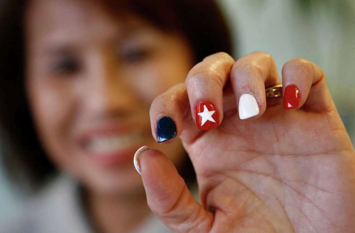 Fashionable female fans show off Texans' pride