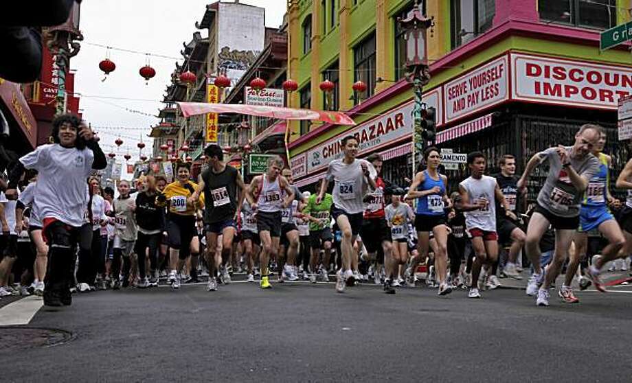 Runners of many stripes race for new year - SFGate