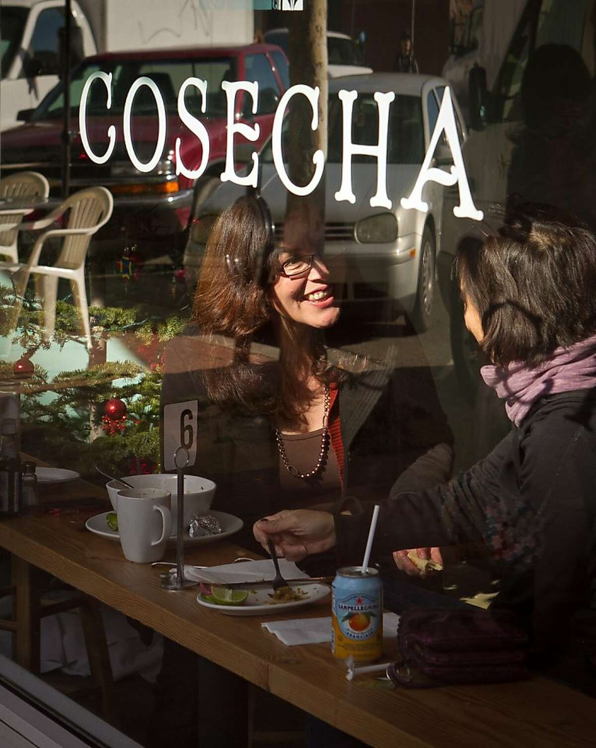 Diners enjoy lunch at Cosecha Restaurant in Oakland, Calif., on Friday, January 6th, 2012.