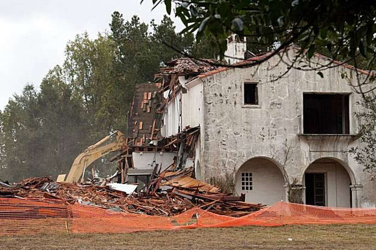 Steve Jobs' historic Woodside mansion is torn down