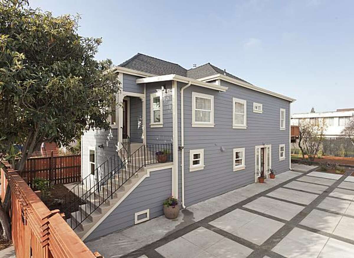 Oakland bungalow split into duplex