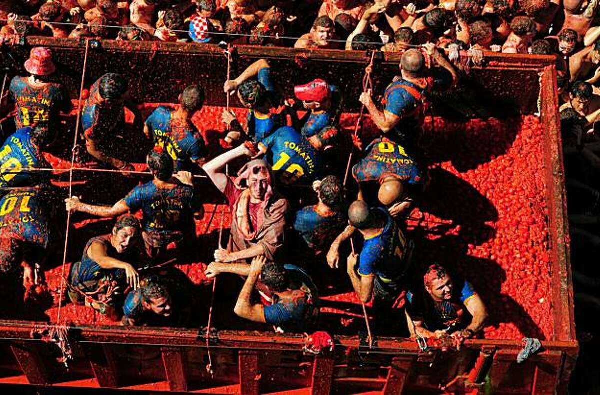 La Tomatina World's largest tomato fight hits Spain