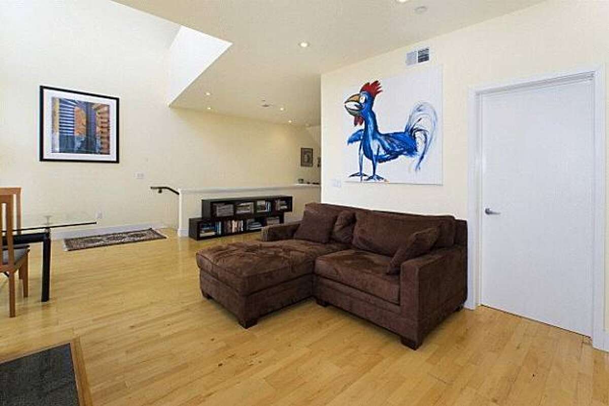 Modern, topfloor condo in Hayes Valley