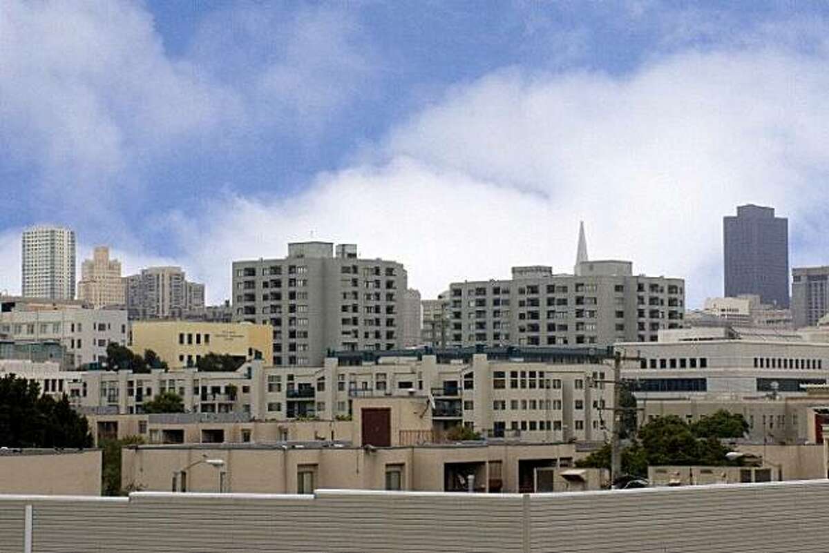 Modern, topfloor condo in Hayes Valley