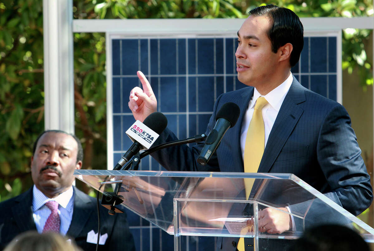 Mayor Julián Castro speaks as OCI Solar Power and Nexolon are presented as the choices to bring a solar power plant to San Antonio.