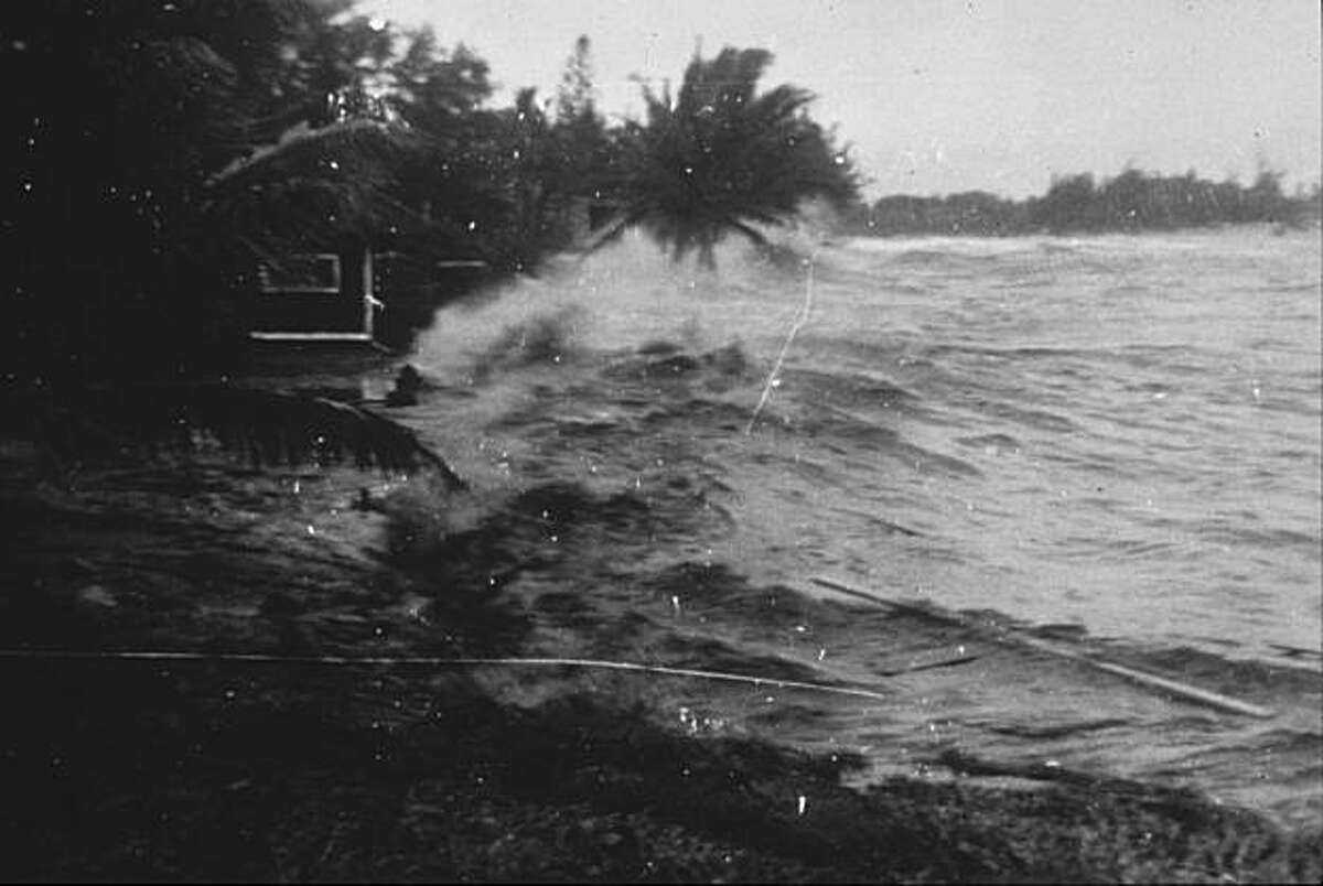 Hawaii's tsunamis: Scenes of destruction and how to survive