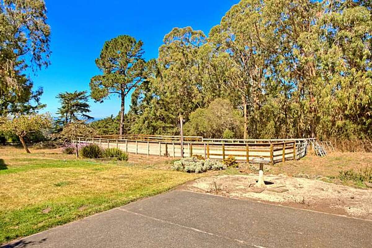 Horse ranch for sale in Montara