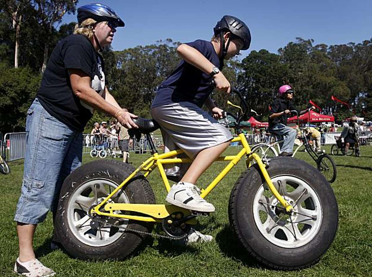 Sure, you might need a spotter to get going on this ride that was made with automobile tires, but it worked at the Tour de Fat bicycle parade and festival at Golden Gate Park, why not Mission Street? 
