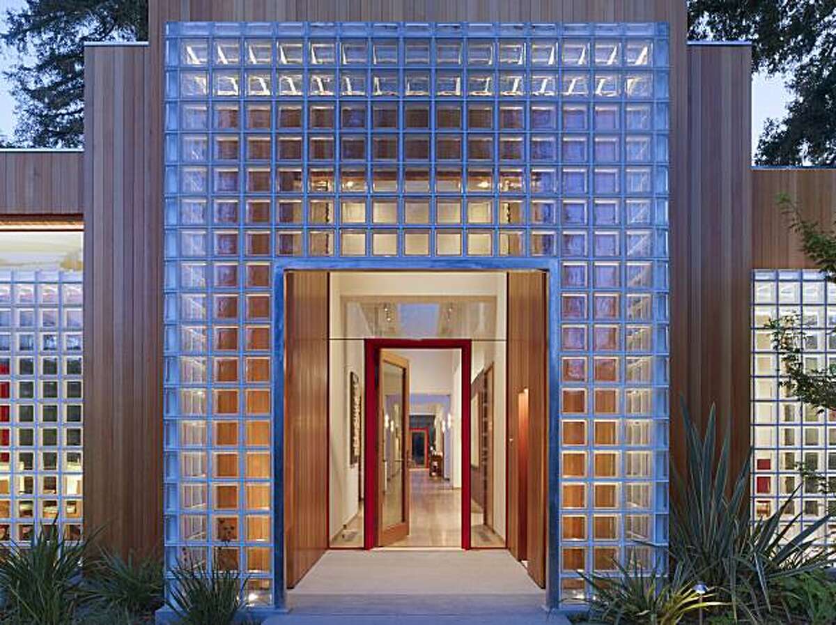 Menlo Park glass house assists with a light touch