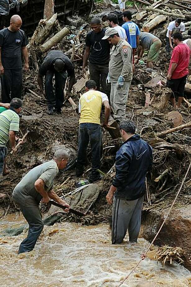 Mudslides Floods Kill Hundreds In Brazil Sfgate