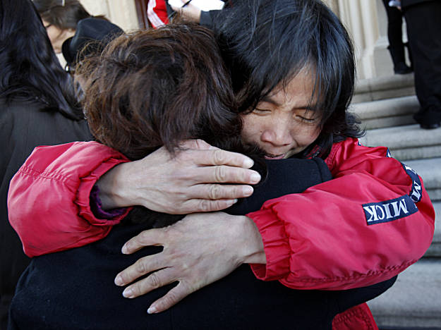 Student Elizabeth Lee faces deportation - mom held