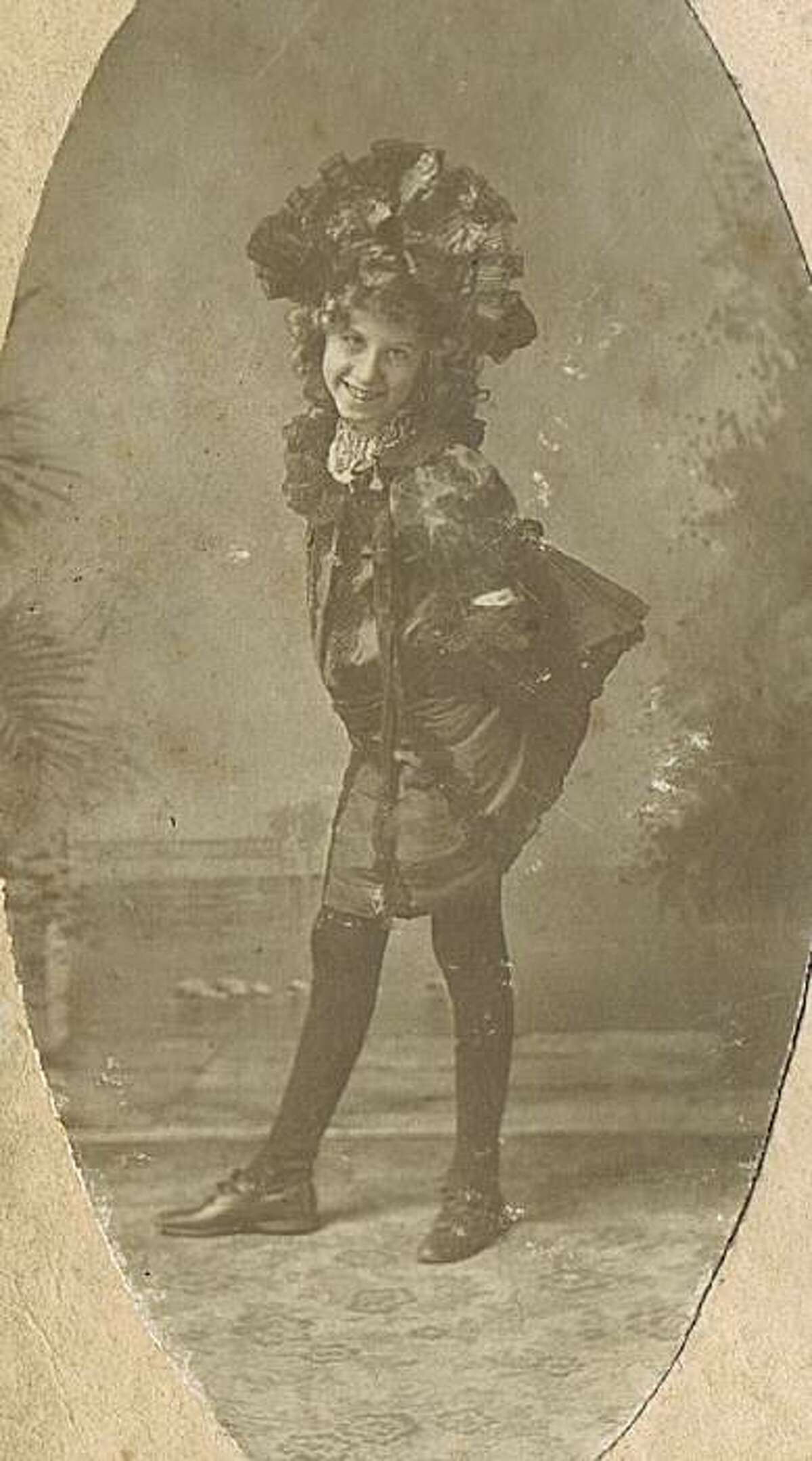 Candid vintage celebrity photos uncovered