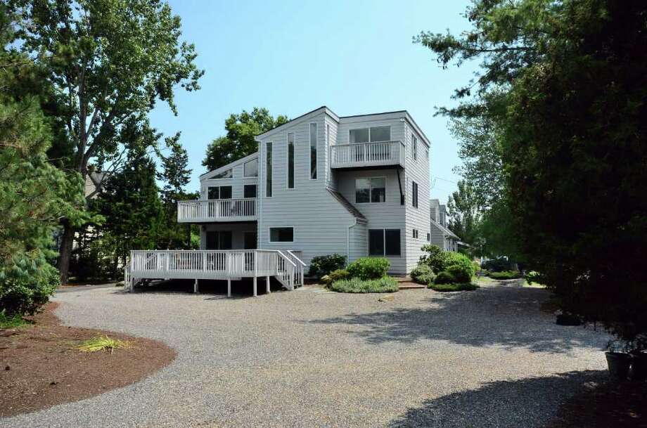 Contemporary beach house offers feel of Martha's Vineyard Westport News