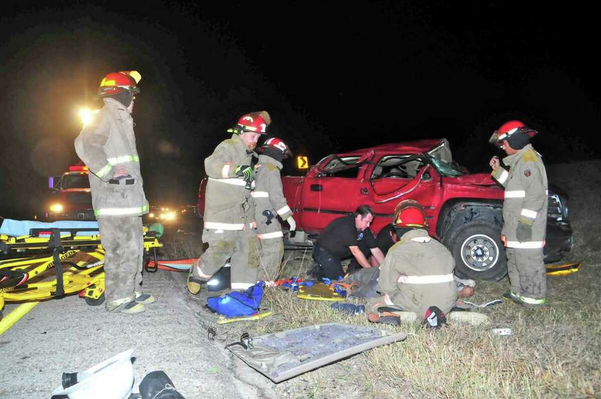 Oilfield workers die in Atascosa County crash
