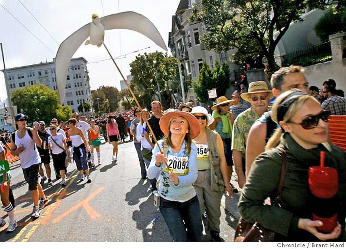 SAN FRANCISCO / 60,000 leap into Bay to Breakers / Giddy 
