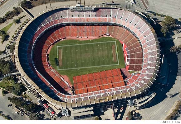 SAN FRANCISCO / 49ers, city to settle on park repairs / Supervisors must  approve plan to pay for upkeep of stadium