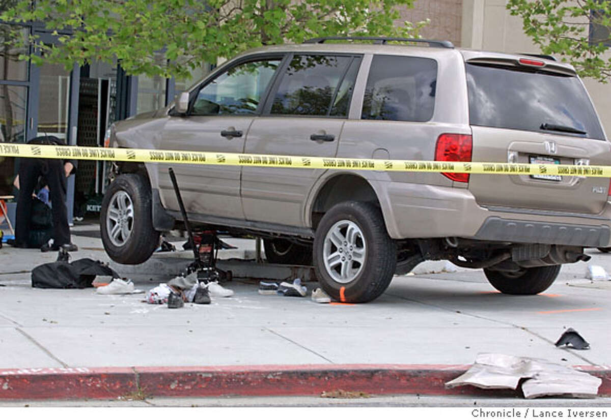 BELMONT / Terrifying crash as SUV hits students at bus stop / 4